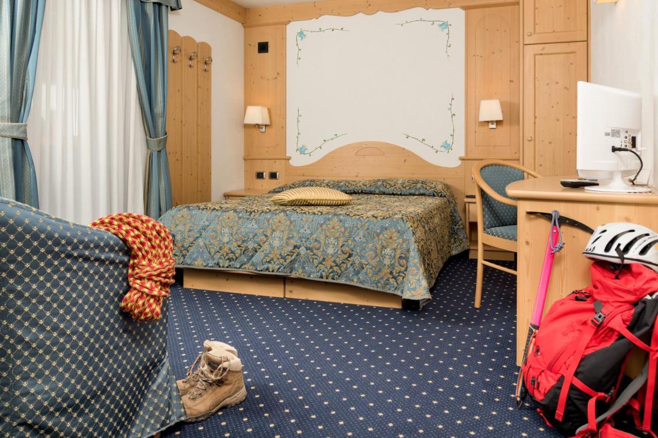 Hotel Garni Lastei Pozza di Fassa Eksteriør billede