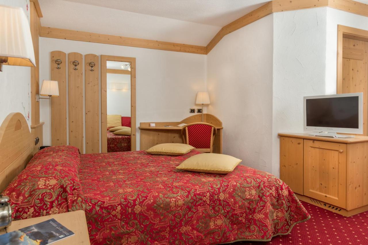 Hotel Garni Lastei Pozza di Fassa Eksteriør billede