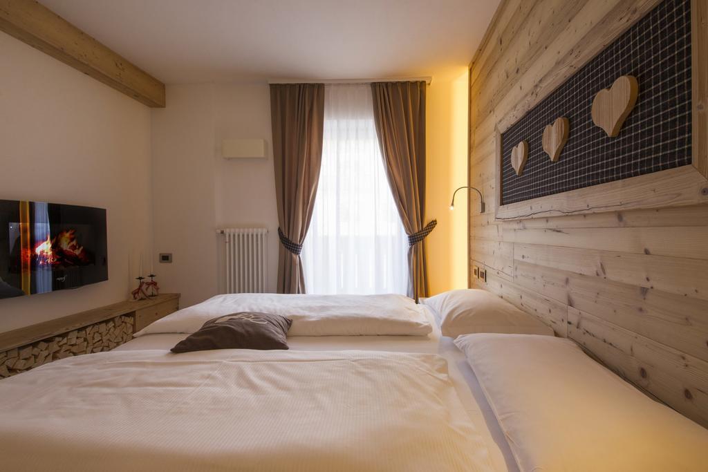 Hotel Garni Lastei Pozza di Fassa Eksteriør billede