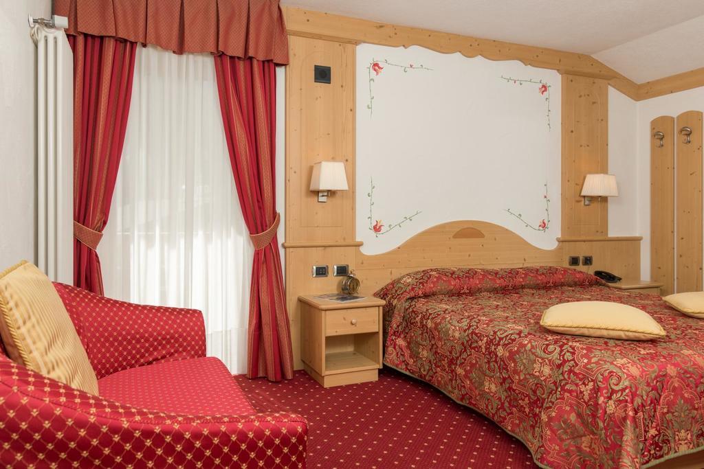 Hotel Garni Lastei Pozza di Fassa Eksteriør billede