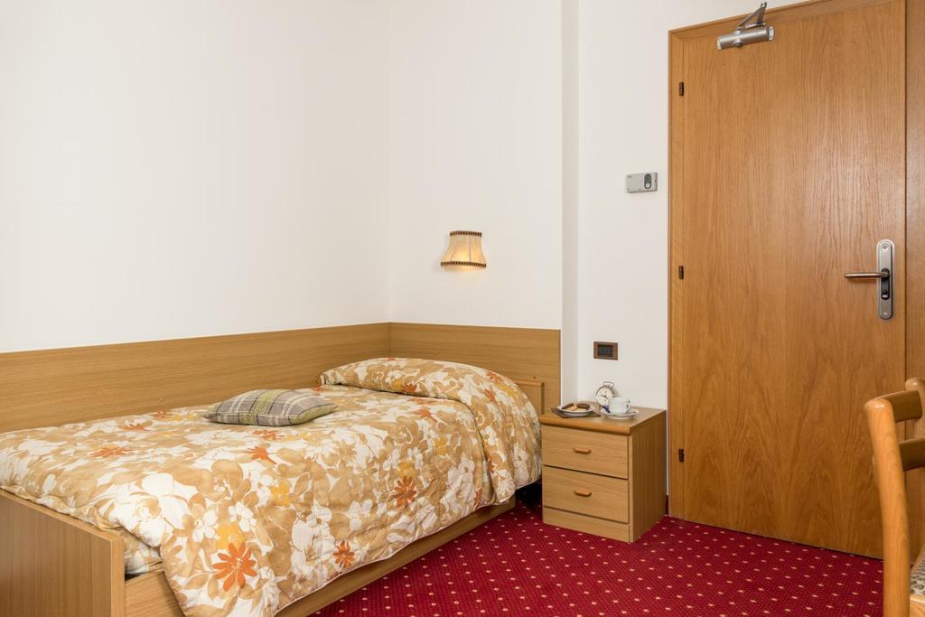 Hotel Garni Lastei Pozza di Fassa Eksteriør billede