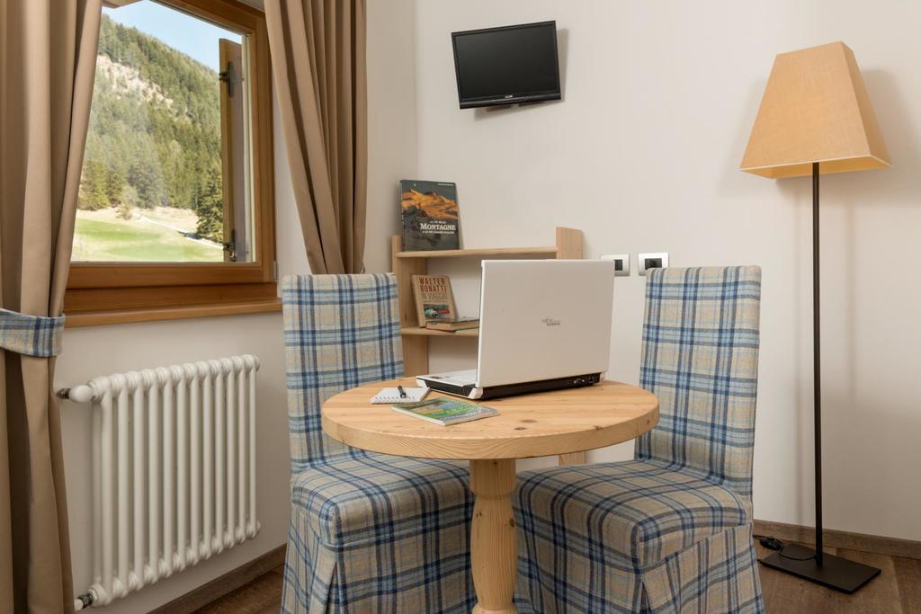 Hotel Garni Lastei Pozza di Fassa Eksteriør billede