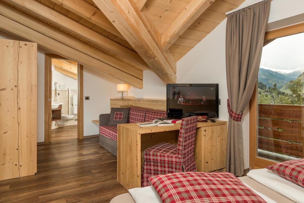 Hotel Garni Lastei Pozza di Fassa Eksteriør billede