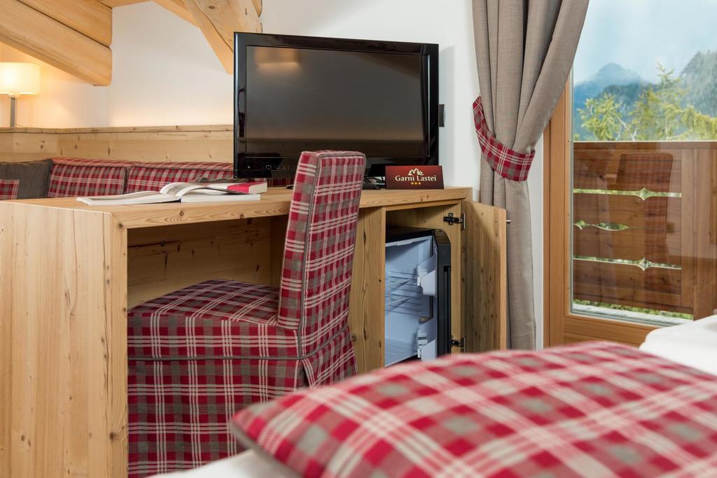 Hotel Garni Lastei Pozza di Fassa Eksteriør billede