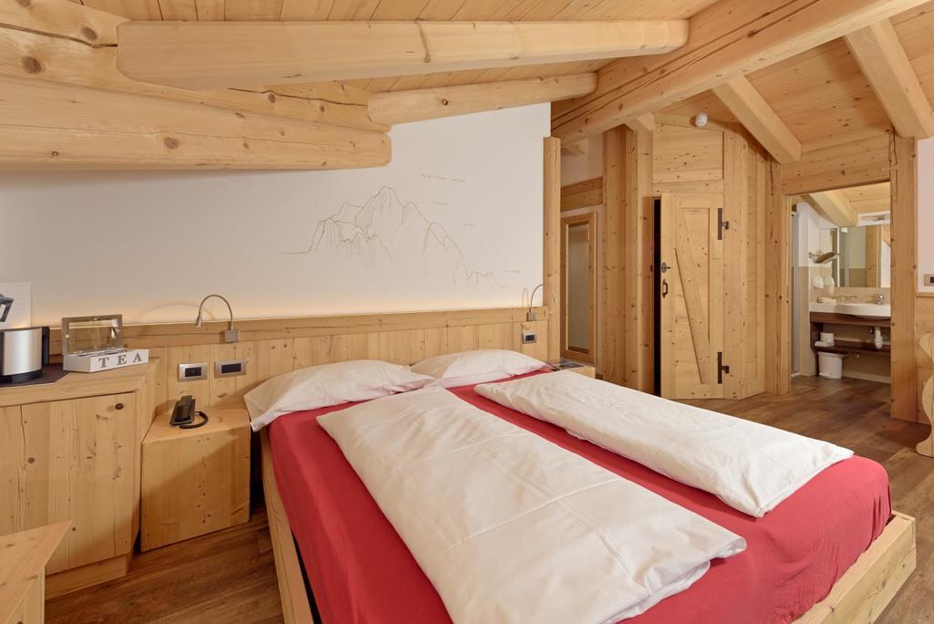 Hotel Garni Lastei Pozza di Fassa Eksteriør billede