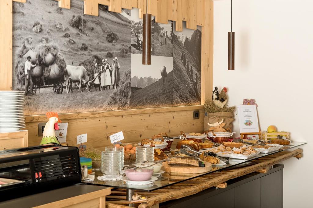 Hotel Garni Lastei Pozza di Fassa Eksteriør billede
