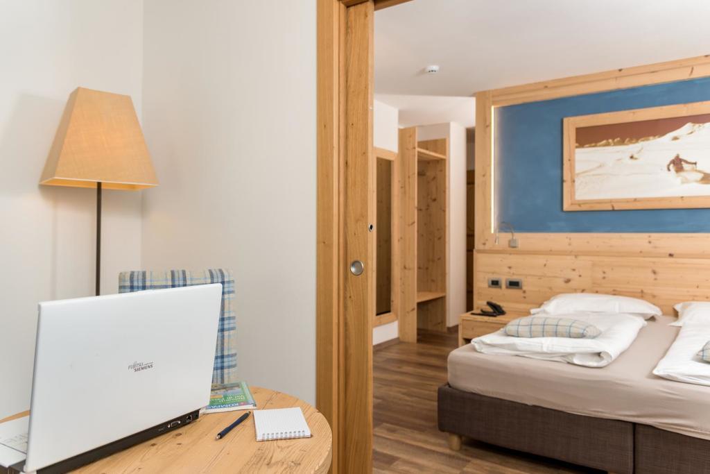 Hotel Garni Lastei Pozza di Fassa Eksteriør billede